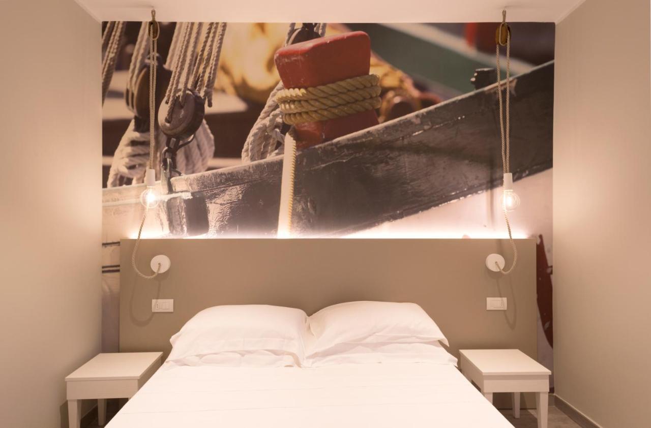 Double Room,723325012:JPEG